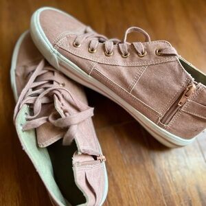 TRUE CRAFT - Women's Canvas Sneakers / Shoes - Size 10